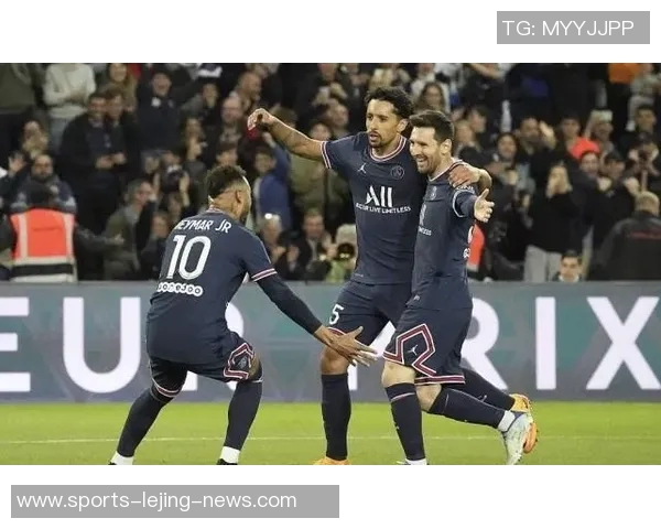 中超赛事回顾巴黎圣日耳曼大胜波尔图引发全场热烈反响与数据分析